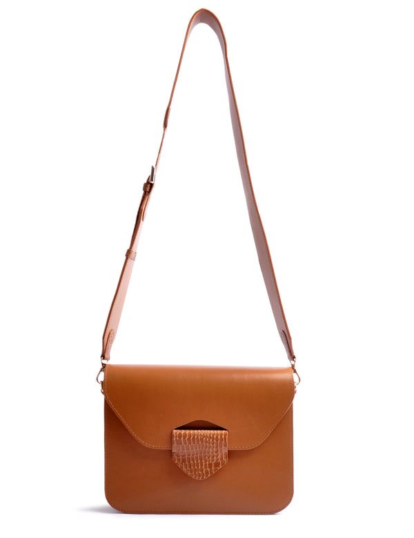 OSTWALD Purse . Elegant and Timeless  ARROW BOX . SHOULDERBAG. Calf leather . Color cognac . Handcrafted In Our Studio